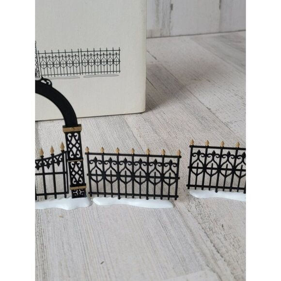Dept 56 52523 heritage village Victorian Wrought Iron Fence & Gate accessory - Picture 4 of 8